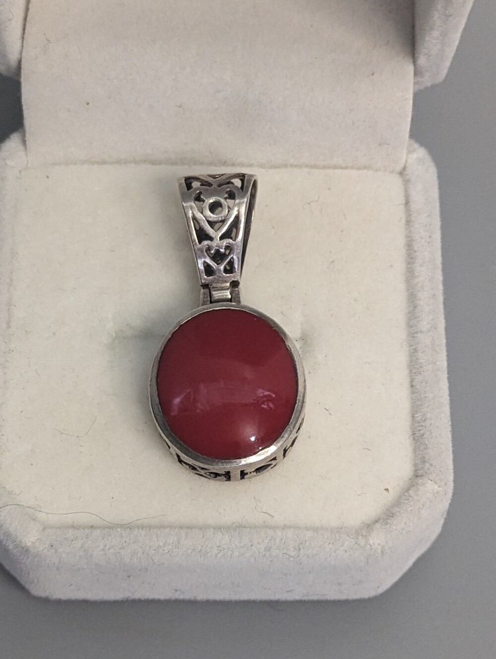 Silpada Sterling Silver Red Carnelian Oval Pendant With Cutout Filigree Design